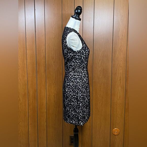 MICHAEL KORS COLLECTION Lace Sheath Minidress size 6 - Picture 9 of 12